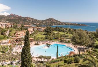H  tel de l Esterel Pierre & Vacances allows 18 year olds to book a room