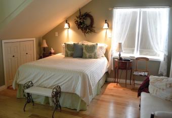 The Lace Curtain Cottage allows 18 year olds to book a room