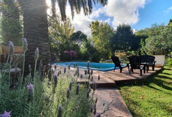 Nagual B & B - Airport Shuttle allows 18 year olds to book a room