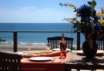 Le Grand Large Bord de Mer Hotel & Appartements allows 18 year olds to book a room