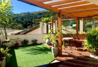 Pousada Pedra Rosa allows 18 year olds to book a room