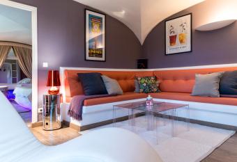 Ostella Spa & Resort allows 18 year olds to book a room