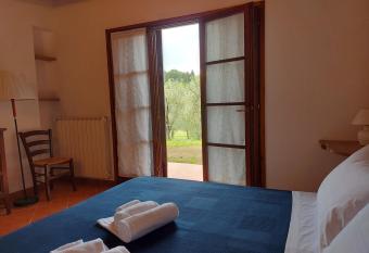 Agriturismo I Girasoli di Lari - Bilocale La Margherita has Balcony rooms