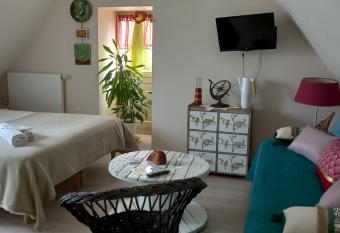 Aux penates de Toni Beauval has Balcony rooms