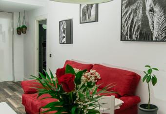 El Rinc  n de Eva has Balcony rooms