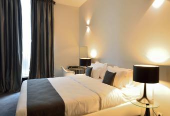 Hotel Retro allows 18 year olds to book a room