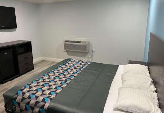 Rodeway Inn has Smoking rooms