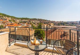 Kosev Apartment has Balcony rooms