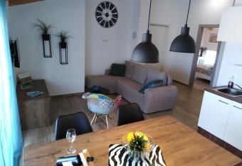 EllMar has Balcony rooms