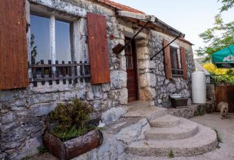 Brankov do has Balcony rooms