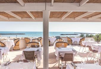 Thalacap Camargue has Balcony rooms