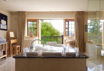 Gidleigh Park- A Relais & Chateaux Hotel allows 18 year olds to book a room