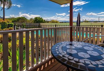 Great Escape Lofts has rooms with a private hot tub