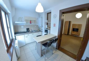 Apartment Gabriel allows 18 year olds to book a room