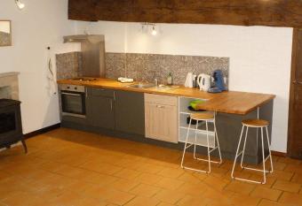 l atelier du relieur allows 18 year olds to book a room