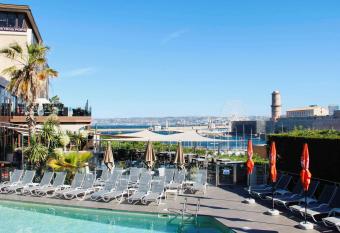 Novotel Marseille Vieux Port allows 18 year olds to book a room