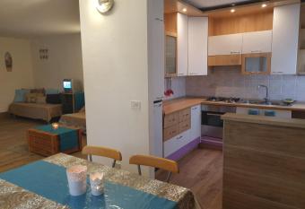 Moni has Balcony rooms