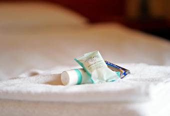 Dw  r   wi  tosz  wka has rooms with a private hot tub