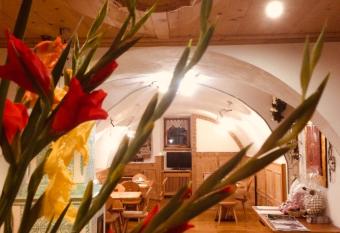 Hotel Salvanel allows 18 year olds to book a room