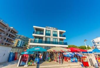 Hotel Obala has Balcony rooms