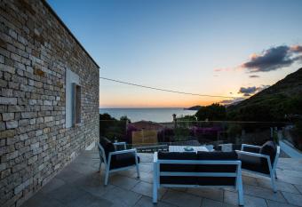 Scissure Sea Suite allows 18 year olds to book a room