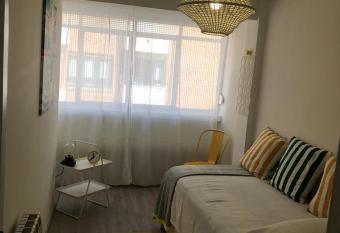 Arquitecto tioda 6 Apartamento allows 18 year olds to book a room