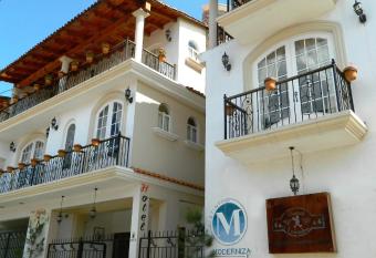 Hotel el Le  ador has Balcony rooms