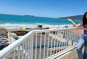 Praia Pousada Tatu  ra has Balcony rooms