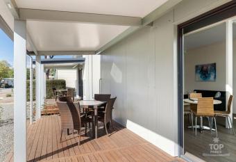 Gawler Caravan Park has Balcony rooms