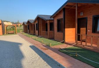 Recinto As Casi  as allows 18 year olds to book a room