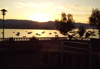   tico en Port Kaneta allows 18 year olds to book a room