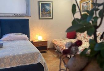 Taverna coctel has Smoking rooms