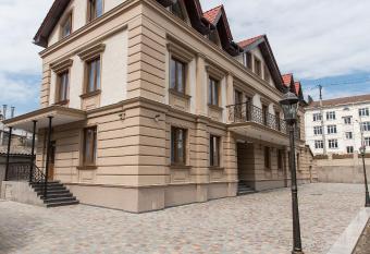 Italika has Balcony rooms