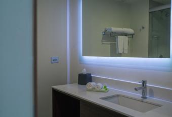 Holiday Inn Tlaxcala, an IHG Hotel has rooms with a private hot tub