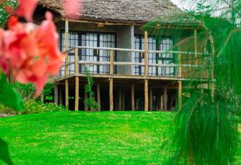 Kutoka Lodge has Balcony rooms