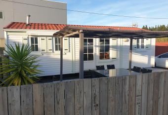 La Casa De Lylou location de bungalows allows 18 year olds to book a room