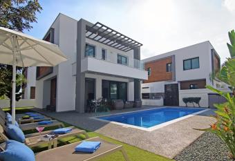 Villa Maritime has Balcony rooms