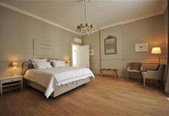 Villa de Noailles allows 18 year olds to book a room