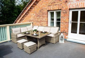 Lossi 32 Penthouse allows 18 year olds to book a room