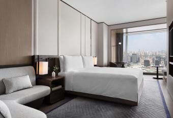 JW Marriott Marquis Hotel Shanghai Pudong allows 18 year olds to book a room