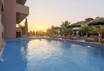 Hotel Yakinthos has Balcony rooms