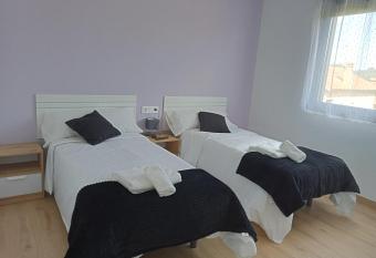 Pension Xacobeo Lavacolla has Balcony rooms