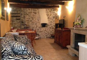 Il borgo 28 has Balcony rooms