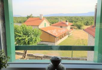 Holiday Home IMOTA STONE , Makarska - Imotski has Balcony rooms