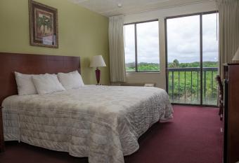 Port Labelle Inn has Balcony rooms