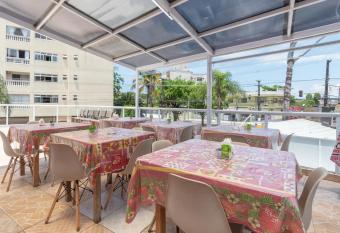 OYO Pousada Ast  rias, Guaruj   allows 18 year olds to book a room