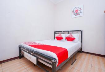 Collection O 1112 Comfitel Siwalankerto AA4 allows 18 year olds to book a room