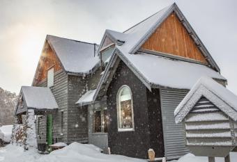 Billabong allows 18 year olds to book a room