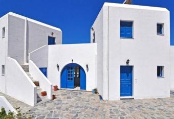 Papikinou Studios has Balcony rooms