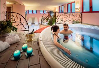 Hotel La Montanina has Balcony rooms